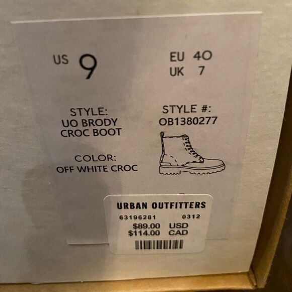 NEW Urban Outfitters UO Women's Brody Croc Embossed Boots 9 - Picture 5 of 5